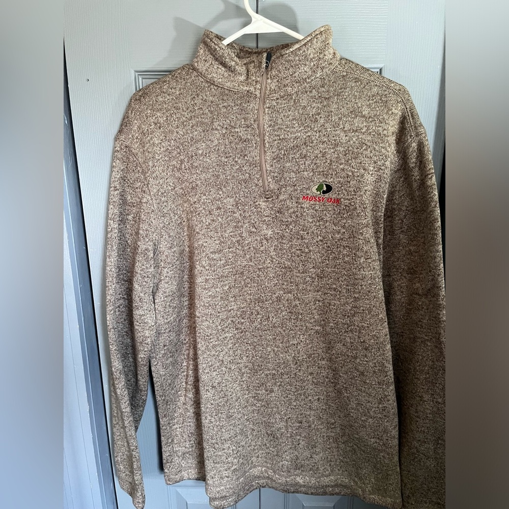 Warm mossy oak pullover